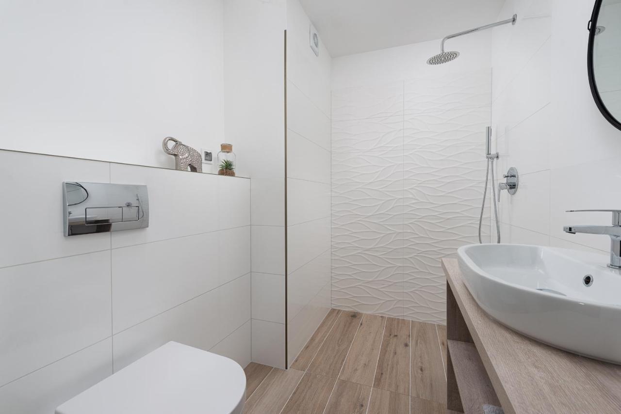Roza Baltyku - Apartamenty I Pokoje A Дембки Экстерьер фото